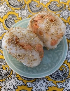 鮭、おにぎり、ごま、骨をとる
骨
魚嫌い、riceball
