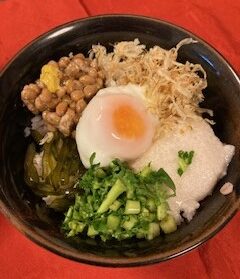 納豆丼、大根の葉